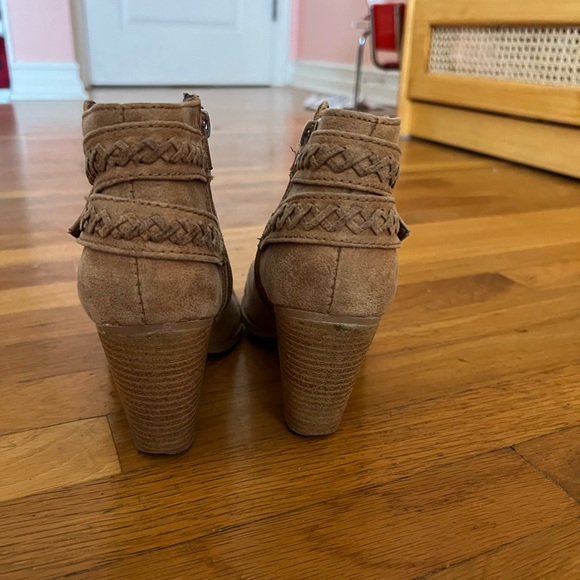 Tan ankle boots Charlotte Russe - Picture 2 of 3